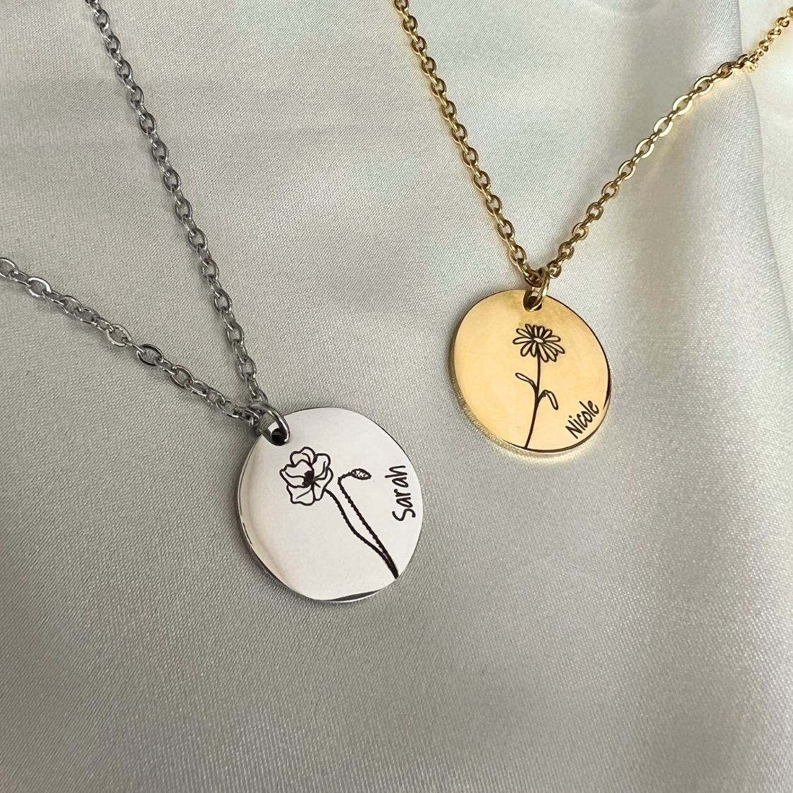 "To Mom" - Personalized Birth Flower Necklace w/ Luxury LED Box